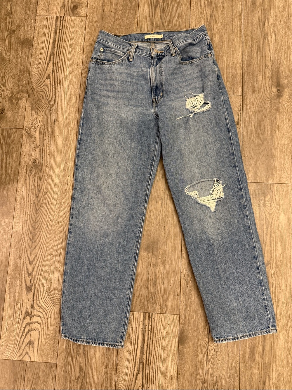 Levi Medium Wash 94 BaggyDistressed Womenโs 30 Denim Pant Jeans
